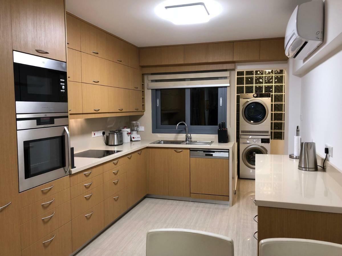 Kennedy Deluxe Suites Нікосія Екстер'єр фото